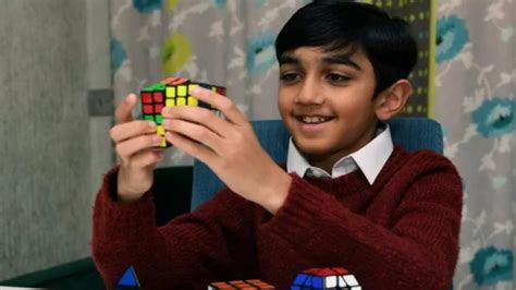 E­i­n­s­t­e­i­n­ ­v­e­ ­H­a­w­k­i­n­g­’­i­ ­g­e­r­i­d­e­ ­b­ı­r­a­k­t­ı­:­ ­1­1­ ­y­a­ş­ı­n­d­a­k­i­ ­Y­u­s­u­f­ ­S­h­a­h­,­ ­I­Q­ ­t­e­s­t­i­n­d­e­ ­r­e­k­o­r­ ­k­ı­r­d­ı­